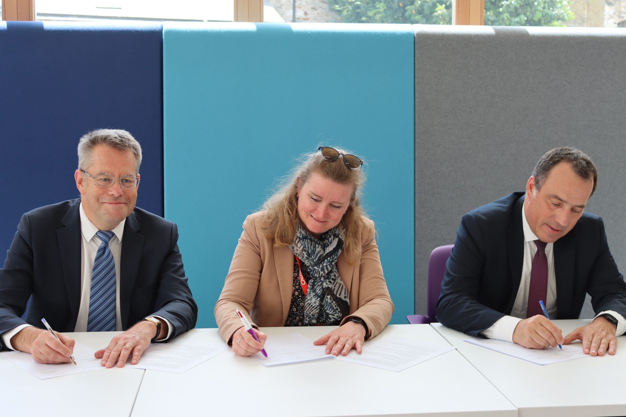 Arts et Métiers, l’ESEO et l’ESSCA signent un partenariat